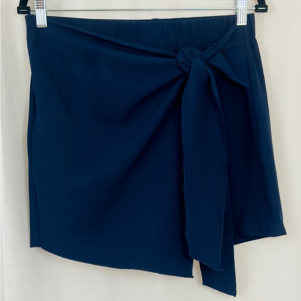 Navy Blue  Women's Wrap Skort Elastic Waist Hidden Side Zipper Medium        NWT - Picture 2 of 6